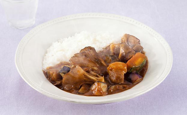 雪国まいたけ極と夏野菜カレー