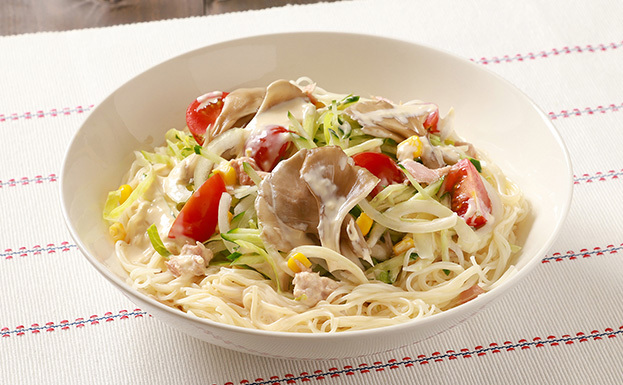 雪国まいたけ極と旬野菜でサラダ素麺