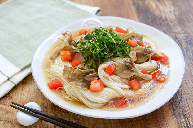 雪国まいたけ極とトマトのぶっかけ素麺