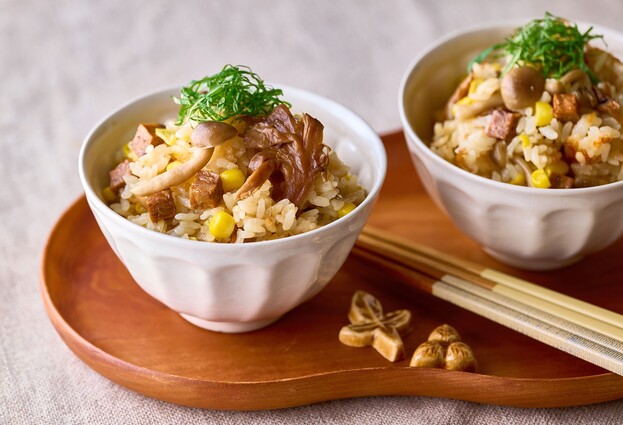 キノコのお肉とコーンとまいたけの炊き込みご飯