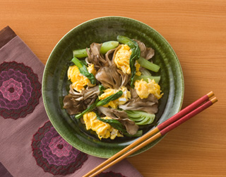 まいたけとチンゲン菜の卵炒め